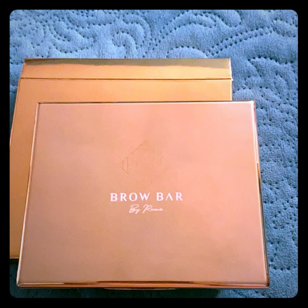 Brow bar makeup pallet